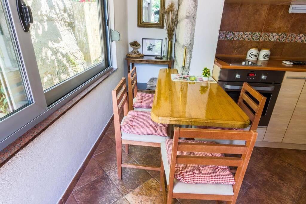 Garden Apartment- Near Sea 2 دوبروتا المظهر الخارجي الصورة